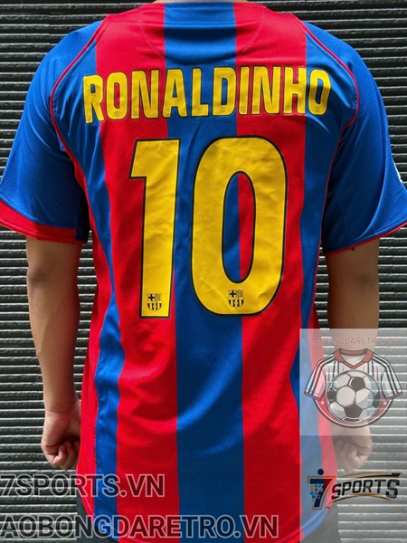 Áo Bóng Đá Retro Barcelona 2004 - Sân Nhà In Tên Ronaldinho Số 10