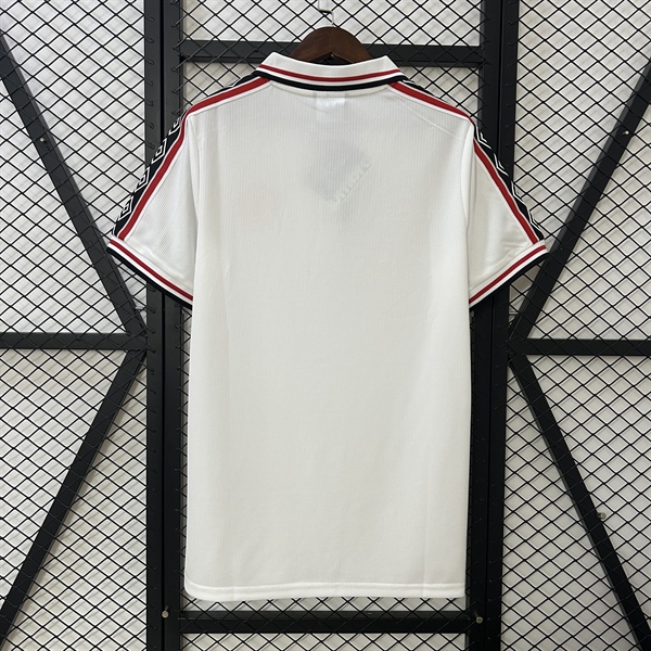 Áo Bóng Đá Retro Manchester United 1998/00 - Bản Kỷ Niệm Áo Bóng Đá Retro Manchester United 1998/00 - Bản Kỷ Niệm